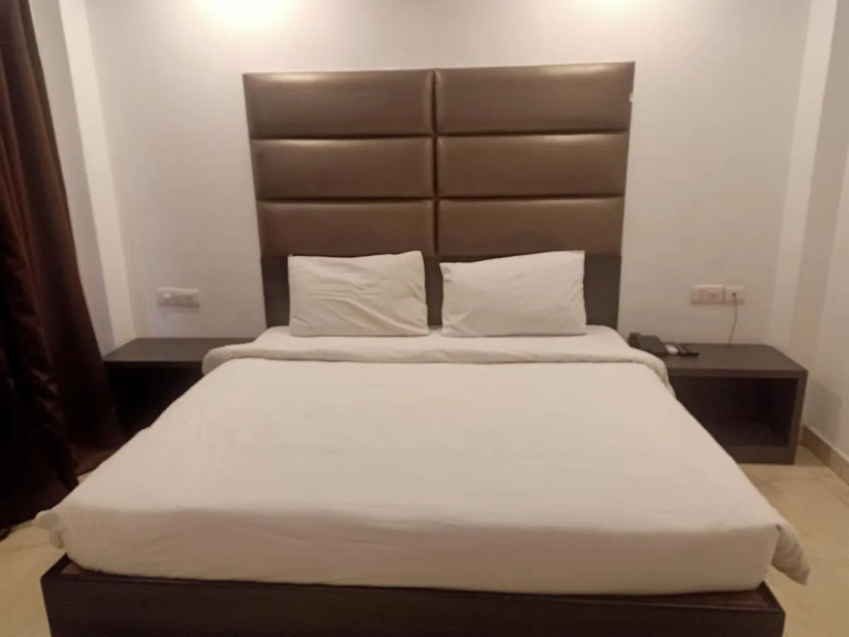 Hotel Chaupal By Casa Bella Гургаон 3*,